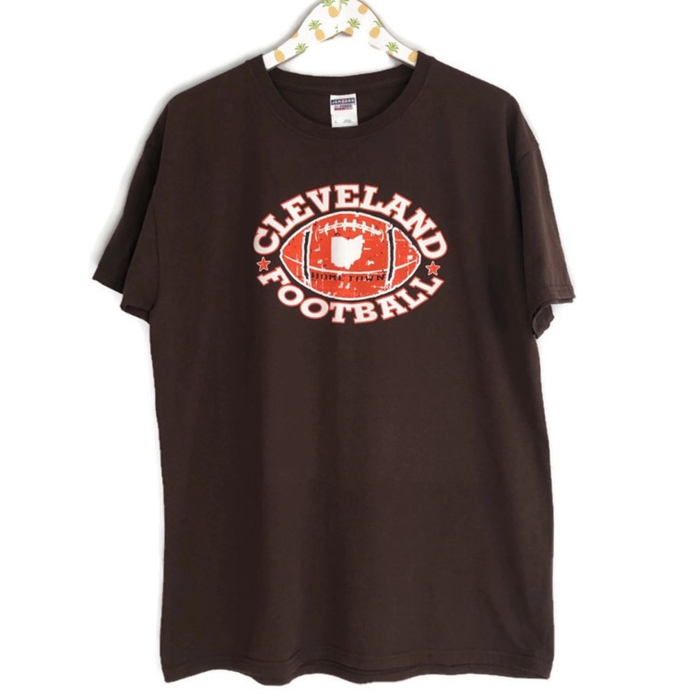 NWOT Cleveland Browns Football Short Sleeve TShirt